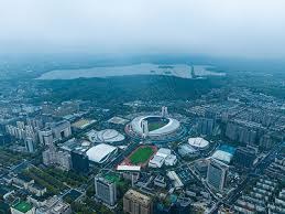 麻将心理战：如何利用“快打”让对手产生急躁心理进而犯错？（麻将心理博弈：通过快节奏出牌诱使对手焦躁并犯错）